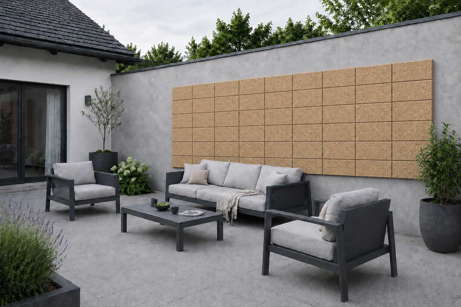 Gelbe Schallabsorber an einer Terrasse